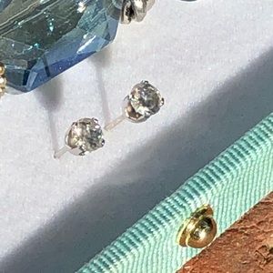 14k gold natural diamond studs